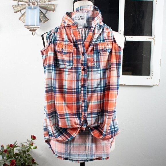 New York Laundry Sleeveless Top - Size Small - Buttondown - Picture 1 of 7